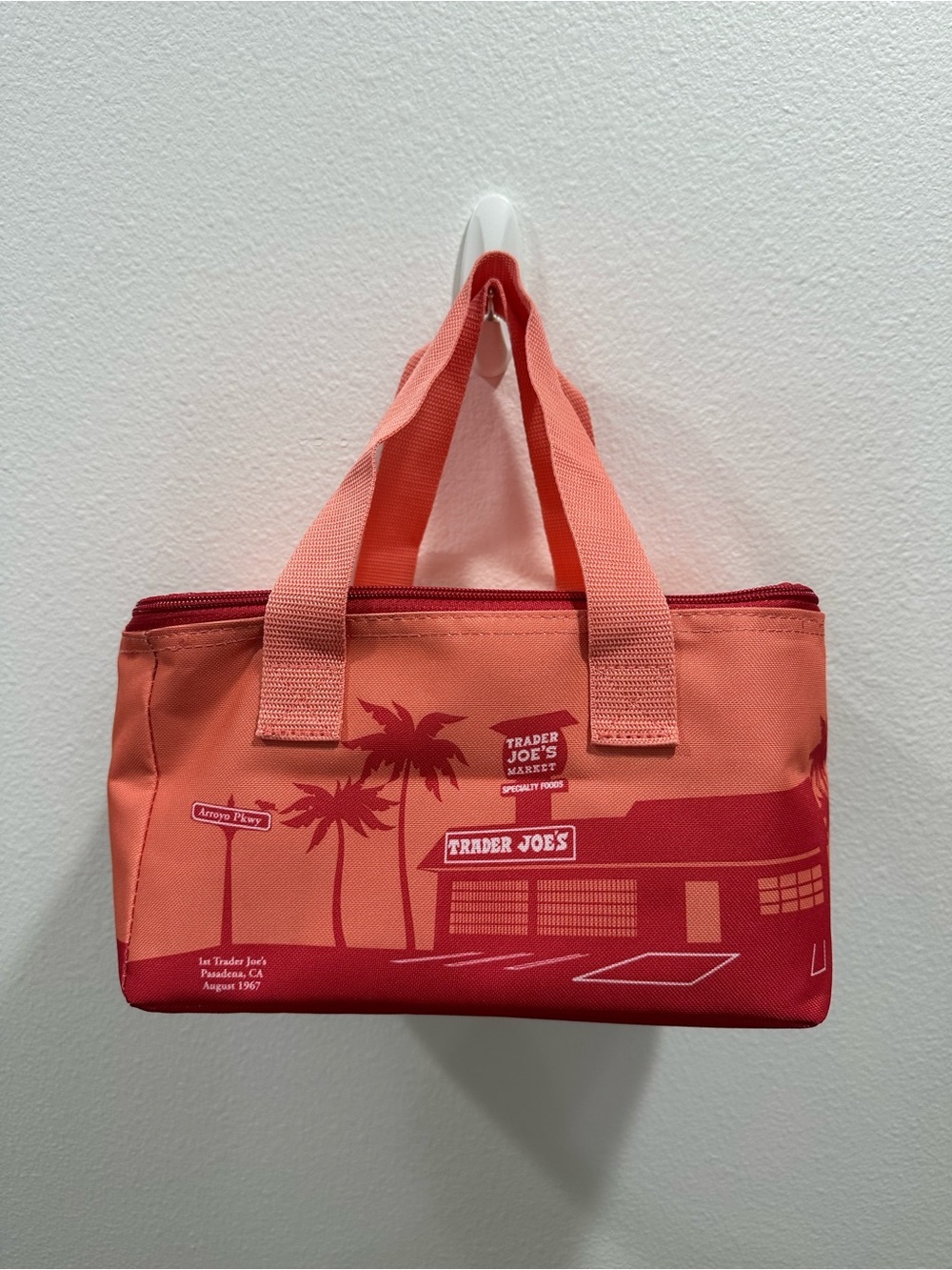 Trader Joe's Coral & Red Insulated Mini Lunch Tote Bag zipper